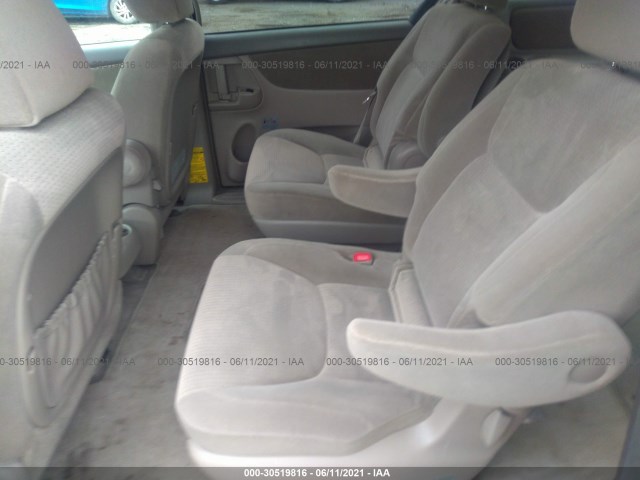 Photo 7 VIN: 5TDKK4CC1AS318739 - TOYOTA SIENNA 