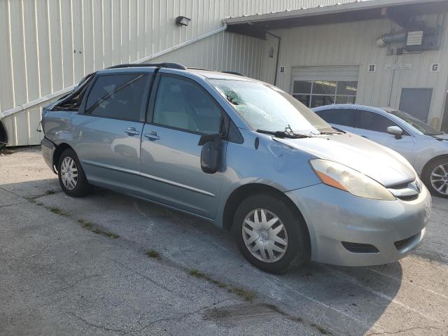 Photo 3 VIN: 5TDKK4CC1AS322810 - TOYOTA SIENNA CE 