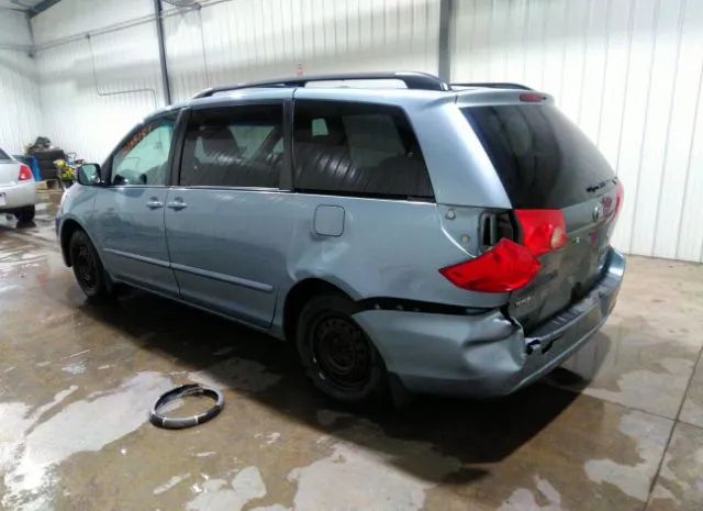 Photo 2 VIN: 5TDKK4CC1AS329059 - TOYOTA SIENNA 