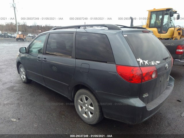 Photo 2 VIN: 5TDKK4CC1AS336075 - TOYOTA SIENNA 