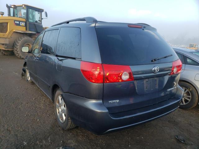 Photo 2 VIN: 5TDKK4CC1AS337503 - TOYOTA SIENNA CE 