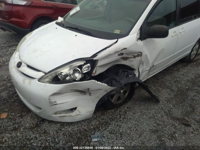 Photo 5 VIN: 5TDKK4CC1AS340126 - TOYOTA SIENNA 