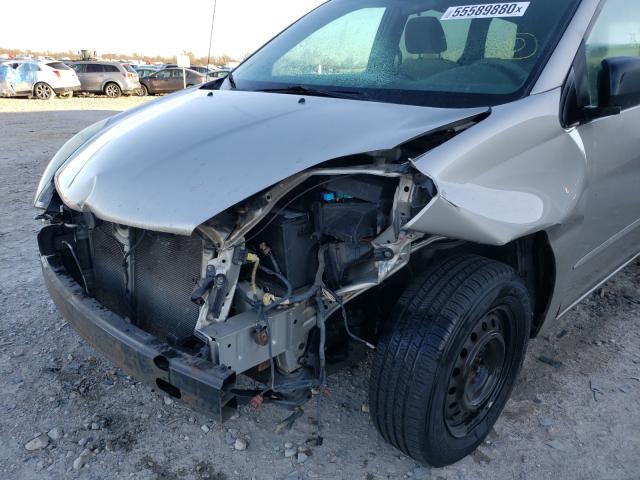 Photo 8 VIN: 5TDKK4CC2AS290417 - TOYOTA SIENNA CE 