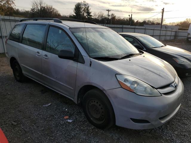 Photo 3 VIN: 5TDKK4CC2AS295004 - TOYOTA SIENNA CE 