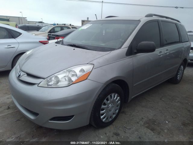 Photo 1 VIN: 5TDKK4CC2AS298890 - TOYOTA SIENNA 