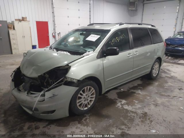 Photo 1 VIN: 5TDKK4CC2AS309323 - TOYOTA SIENNA 