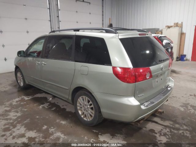 Photo 2 VIN: 5TDKK4CC2AS309323 - TOYOTA SIENNA 