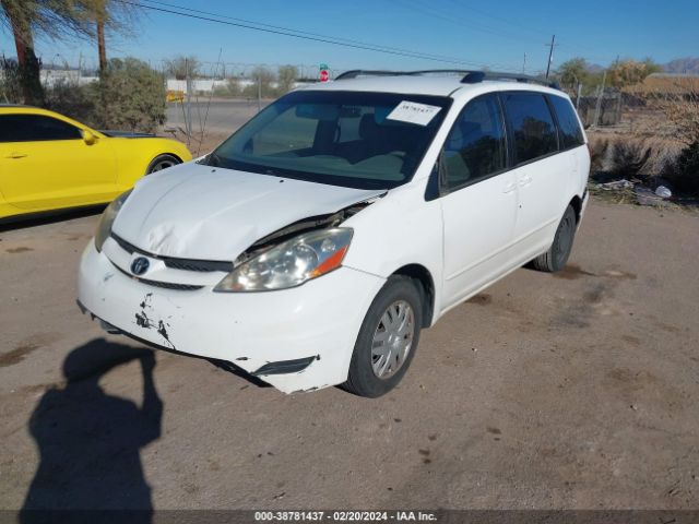 Photo 1 VIN: 5TDKK4CC2AS321553 - TOYOTA SIENNA 