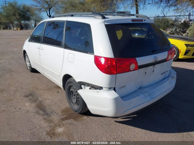 Photo 2 VIN: 5TDKK4CC2AS321553 - TOYOTA SIENNA 