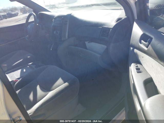 Photo 4 VIN: 5TDKK4CC2AS321553 - TOYOTA SIENNA 