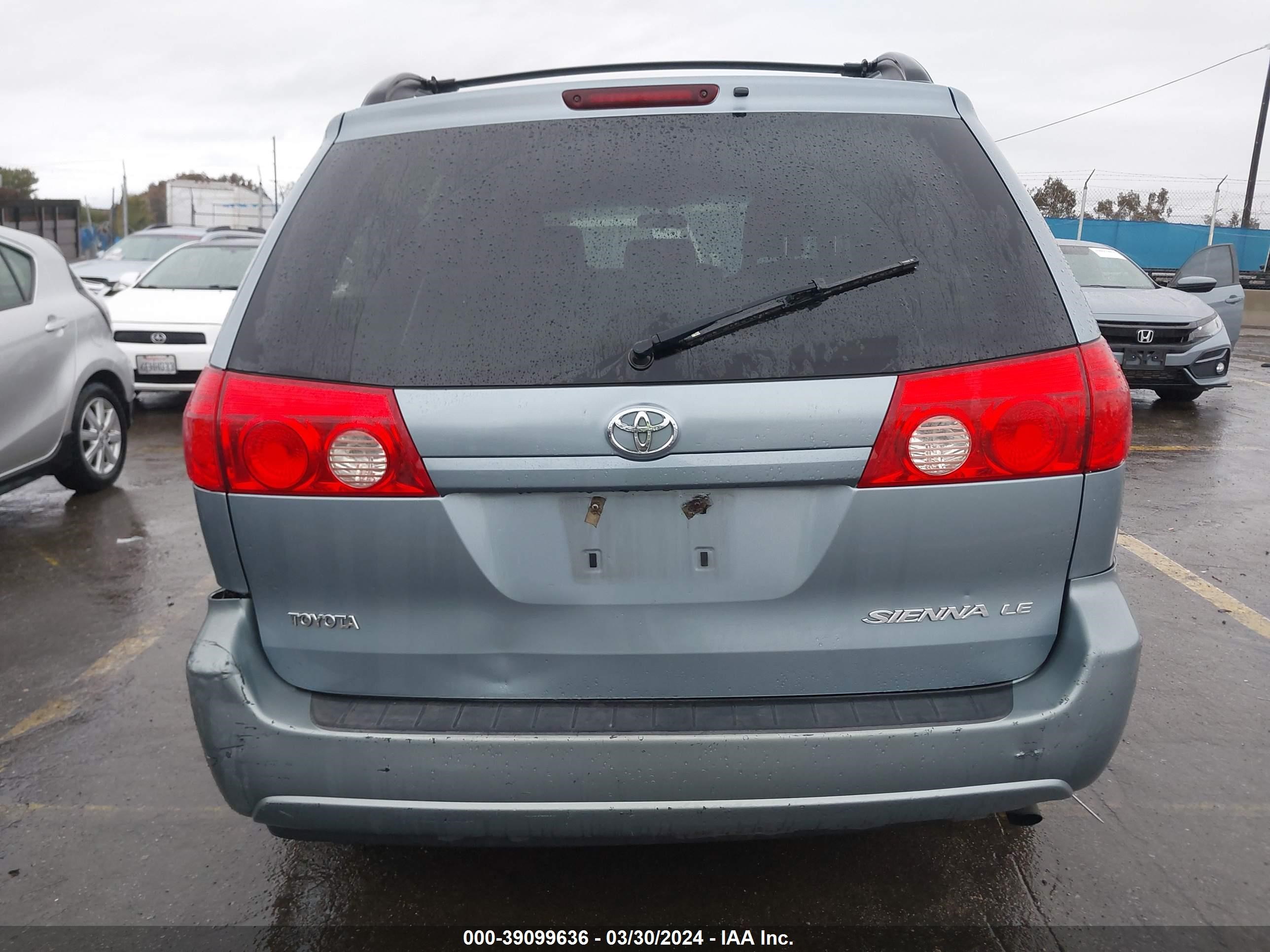 Photo 15 VIN: 5TDKK4CC2AS324470 - TOYOTA SIENNA 