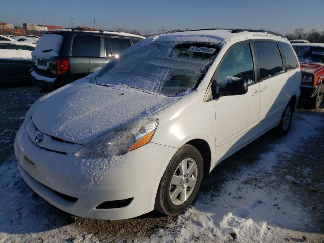 Photo 1 VIN: 5TDKK4CC2AS327904 - TOYOTA SIENNA CE 