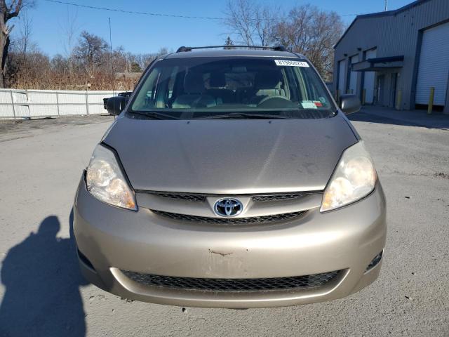 Photo 4 VIN: 5TDKK4CC2AS330334 - TOYOTA SIENNA CE 