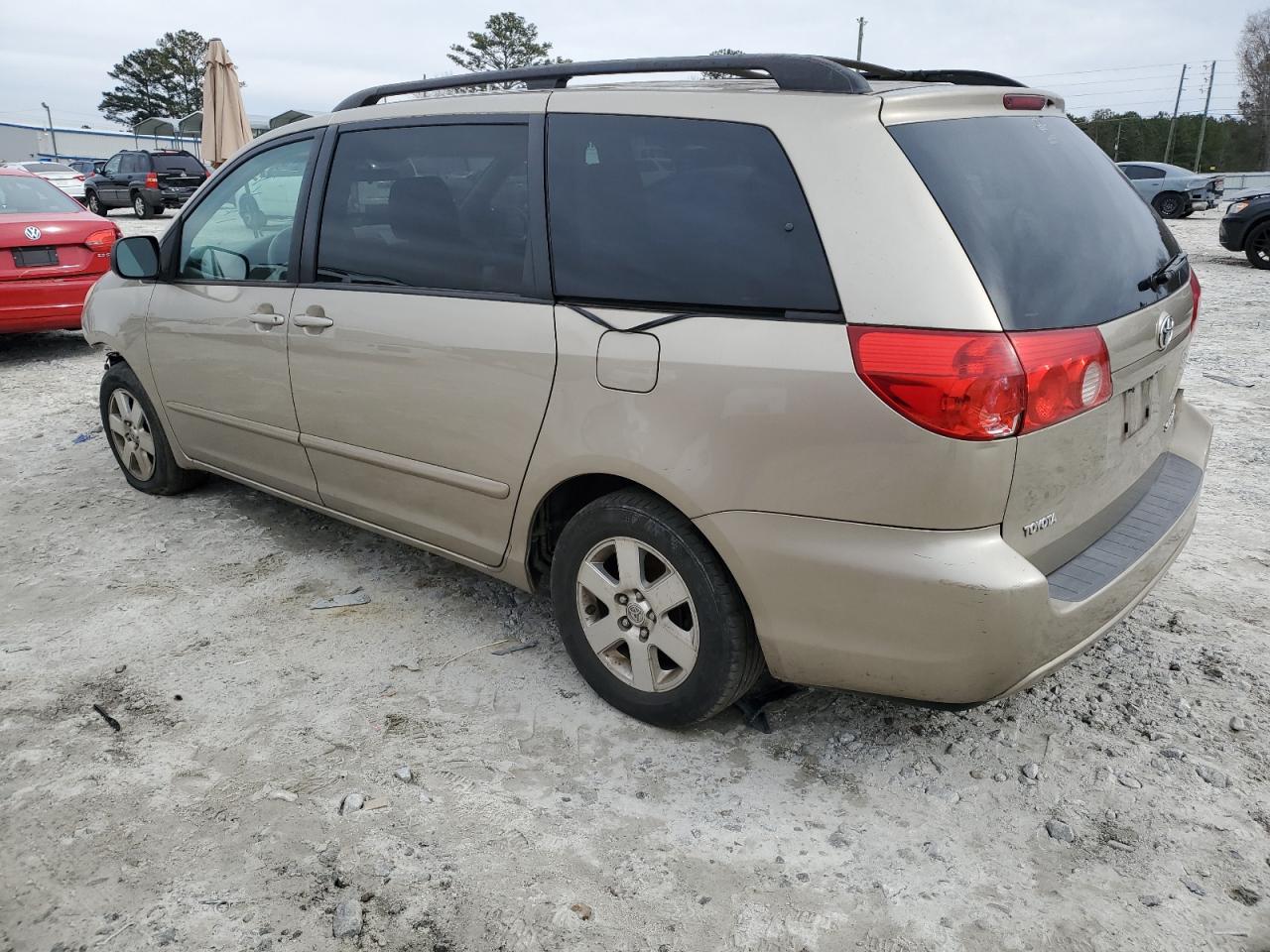 Photo 1 VIN: 5TDKK4CC2AS342905 - TOYOTA SIENNA 