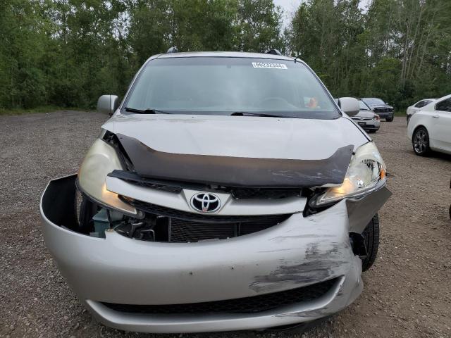 Photo 4 VIN: 5TDKK4CC3AS291186 - TOYOTA SIENNA CE 