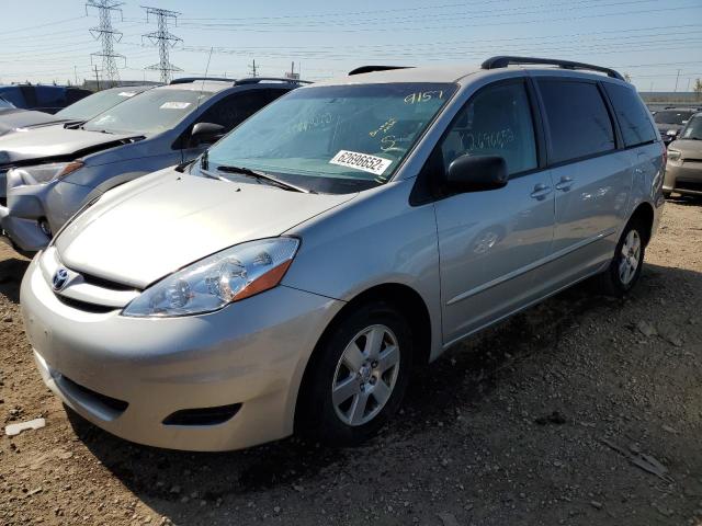 Photo 1 VIN: 5TDKK4CC3AS299157 - TOYOTA SIENNA CE 