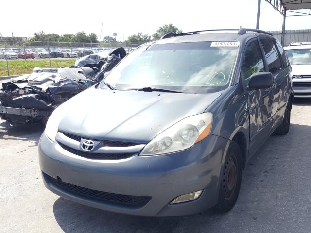 Photo 1 VIN: 5TDKK4CC3AS307953 - TOYOTA SIENNA CE 