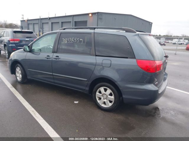 Photo 2 VIN: 5TDKK4CC3AS309380 - TOYOTA SIENNA 