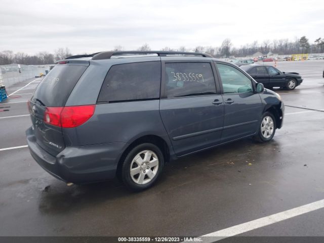 Photo 3 VIN: 5TDKK4CC3AS309380 - TOYOTA SIENNA 