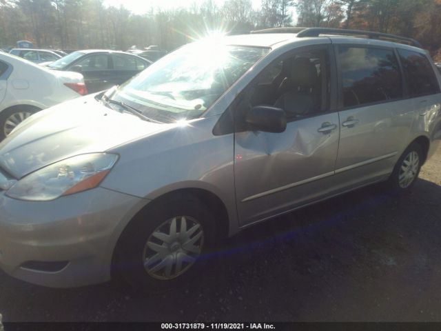 Photo 1 VIN: 5TDKK4CC3AS310996 - TOYOTA SIENNA 