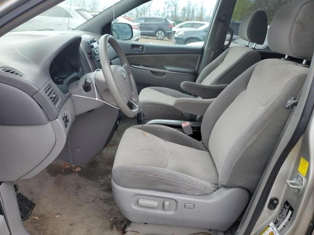 Photo 6 VIN: 5TDKK4CC3AS311579 - TOYOTA SIENNA CE 