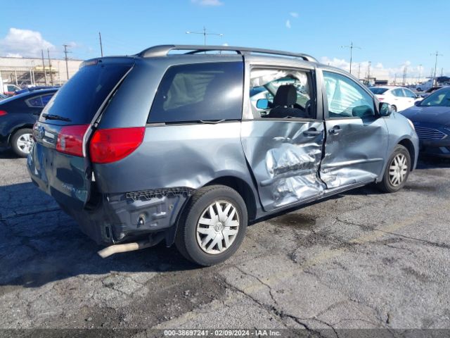 Photo 3 VIN: 5TDKK4CC3AS311646 - TOYOTA SIENNA 