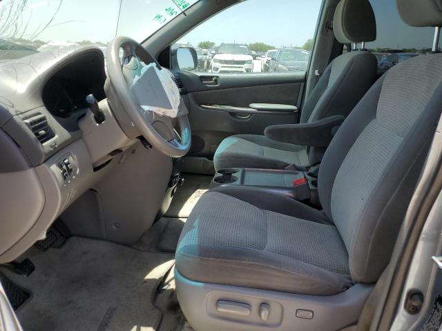 Photo 6 VIN: 5TDKK4CC3AS319231 - TOYOTA SIENNA CE 