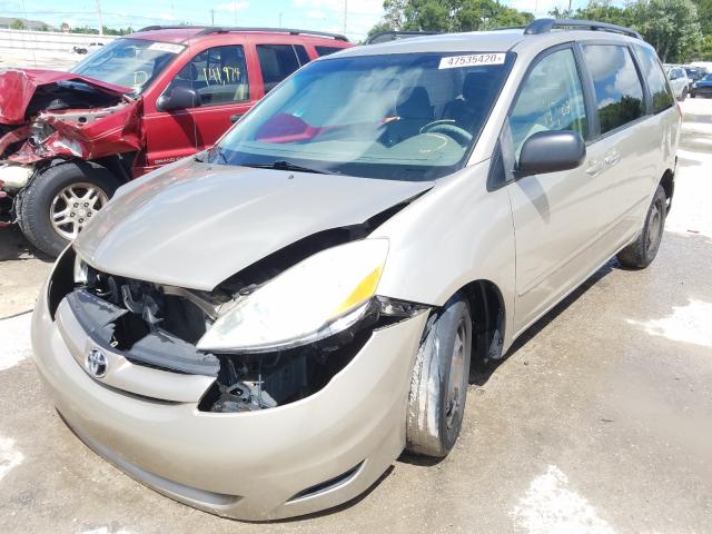 Photo 1 VIN: 5TDKK4CC3AS321559 - TOYOTA SIENNA CE 