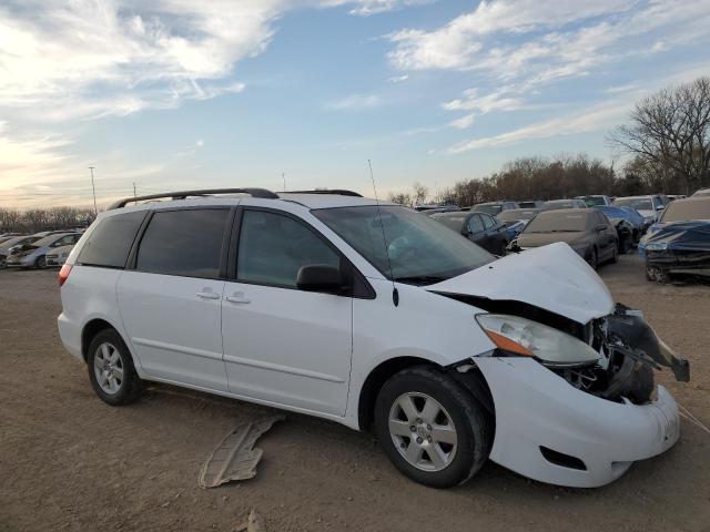 Photo 3 VIN: 5TDKK4CC3AS328821 - TOYOTA SIENNA CE 