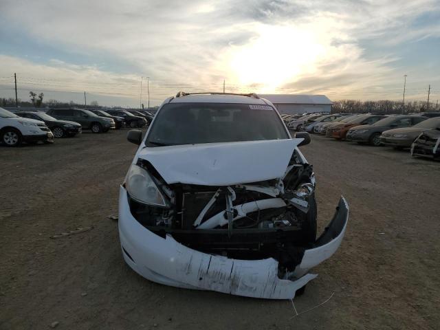 Photo 4 VIN: 5TDKK4CC3AS328821 - TOYOTA SIENNA CE 