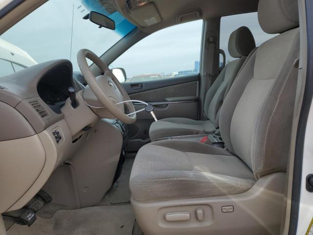 Photo 6 VIN: 5TDKK4CC3AS328821 - TOYOTA SIENNA CE 