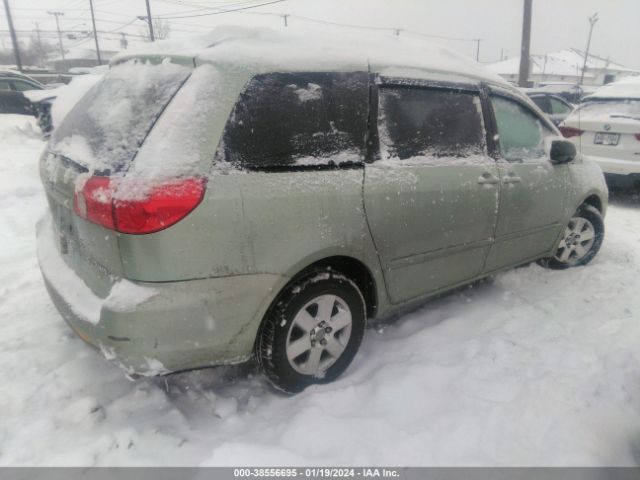 Photo 3 VIN: 5TDKK4CC3AS336028 - TOYOTA SIENNA 