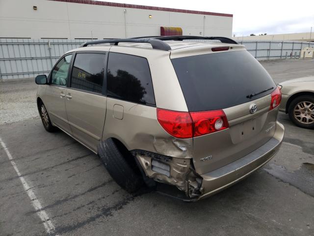 Photo 2 VIN: 5TDKK4CC3AS340368 - TOYOTA SIENNA CE 