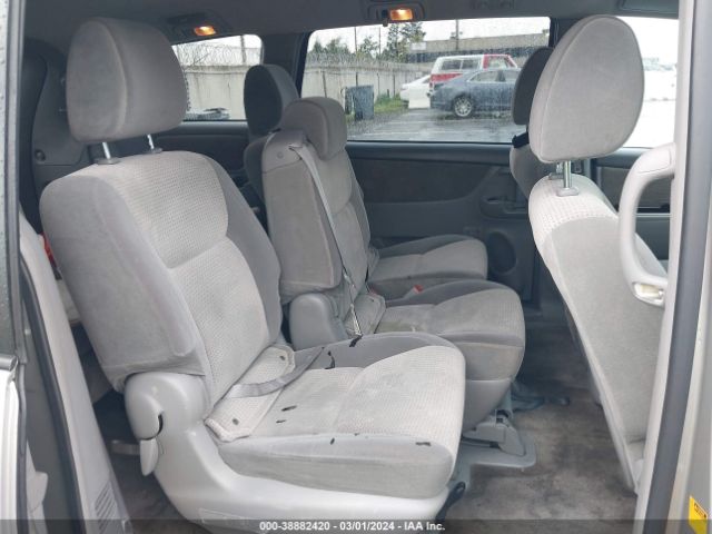 Photo 7 VIN: 5TDKK4CC3AS340614 - TOYOTA SIENNA 