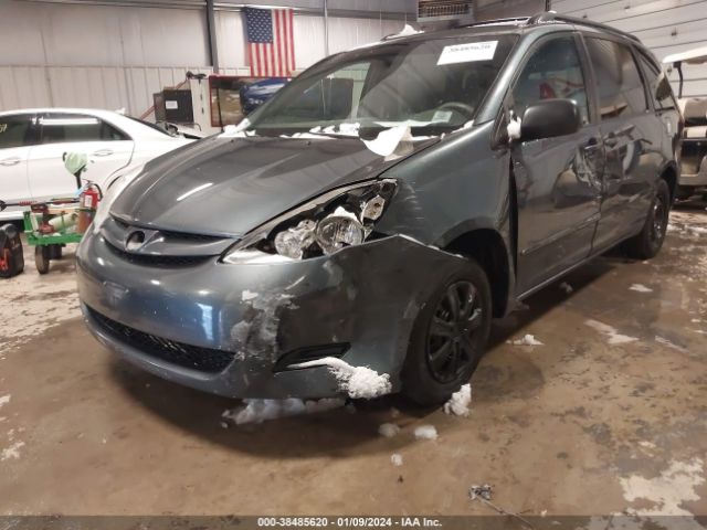 Photo 5 VIN: 5TDKK4CC4AS290659 - TOYOTA SIENNA 