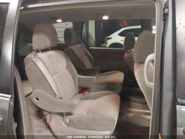 Photo 7 VIN: 5TDKK4CC4AS290659 - TOYOTA SIENNA 