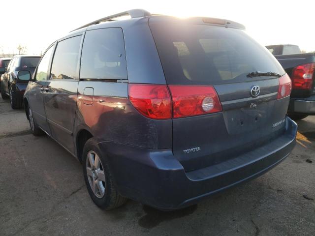 Photo 2 VIN: 5TDKK4CC4AS302972 - TOYOTA SIENNA CE 