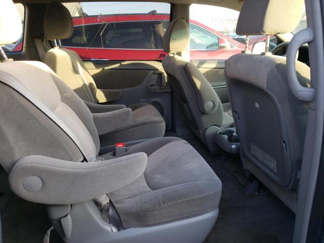 Photo 5 VIN: 5TDKK4CC4AS302972 - TOYOTA SIENNA CE 