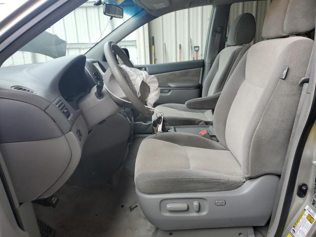 Photo 6 VIN: 5TDKK4CC4AS312353 - TOYOTA SIENNA LE 