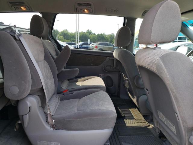 Photo 10 VIN: 5TDKK4CC4AS312644 - TOYOTA SIENNA CE 