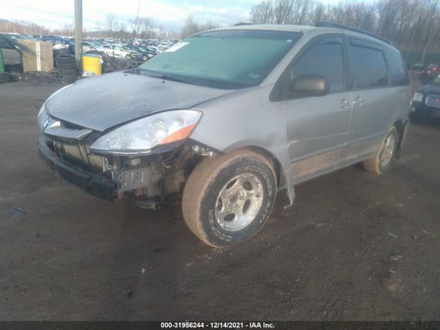 Photo 1 VIN: 5TDKK4CC4AS333932 - TOYOTA SIENNA 