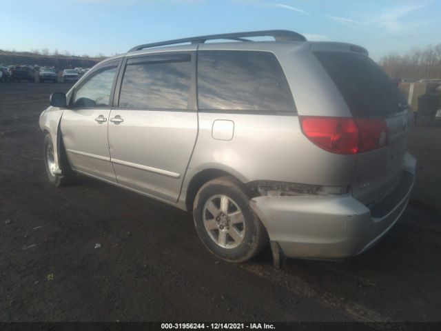 Photo 2 VIN: 5TDKK4CC4AS333932 - TOYOTA SIENNA 