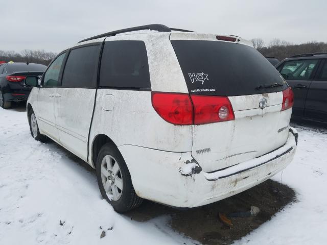 Photo 2 VIN: 5TDKK4CC4AS340153 - TOYOTA SIENNA CE 