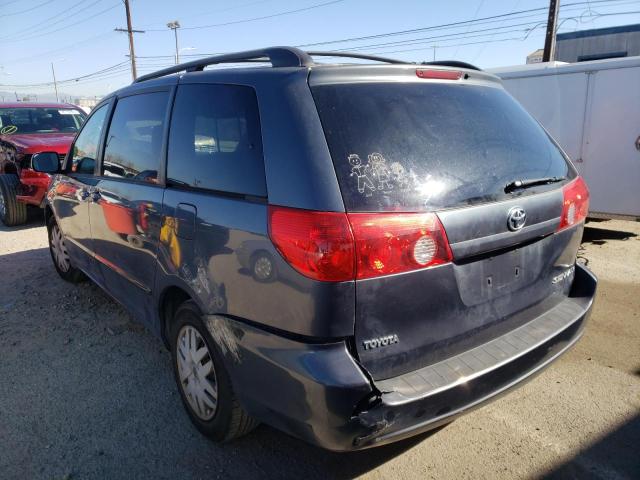 Photo 2 VIN: 5TDKK4CC5AS296826 - TOYOTA SIENNA CE 