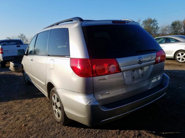 Photo 2 VIN: 5TDKK4CC5AS301006 - TOYOTA SIENNA CE 