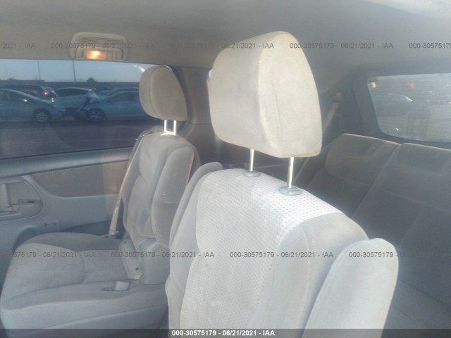 Photo 7 VIN: 5TDKK4CC5AS305251 - TOYOTA SIENNA 