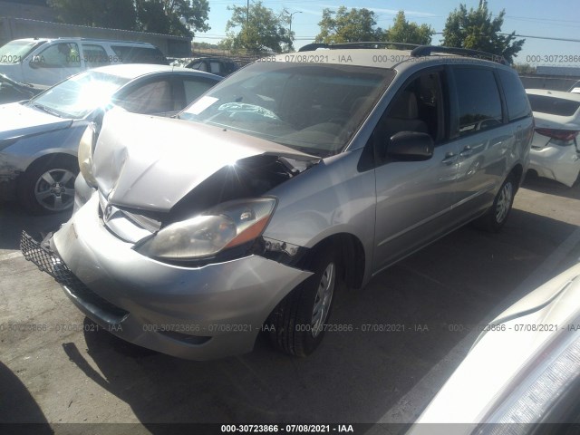 Photo 1 VIN: 5TDKK4CC5AS318131 - TOYOTA SIENNA 