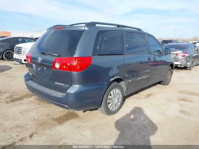 Photo 3 VIN: 5TDKK4CC5AS318257 - TOYOTA SIENNA 