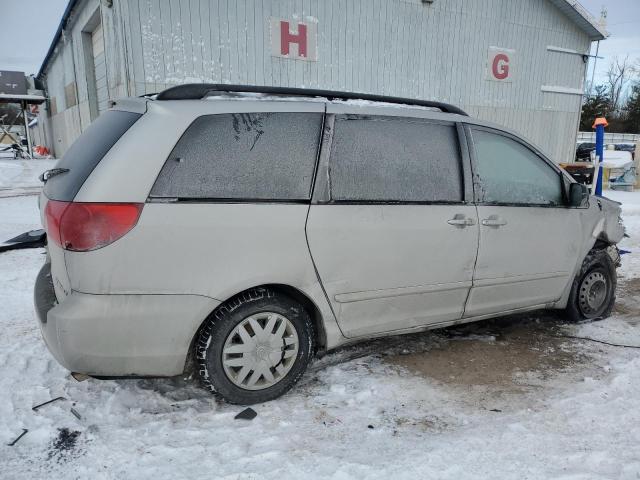 Photo 2 VIN: 5TDKK4CC5AS320204 - TOYOTA SIENNA CE 