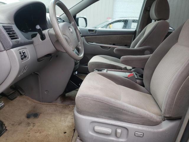 Photo 6 VIN: 5TDKK4CC5AS320896 - TOYOTA SIENNA CE 